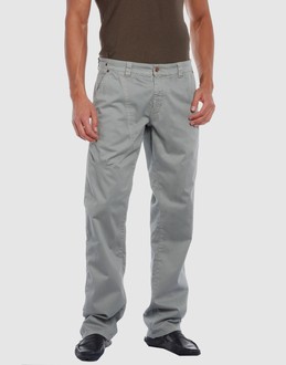 Flanel - Stretch - Belt loops - Button, zip fly closure - Five pockets - Straight leg cut - Studs - Stitched trimmed - Rear logo -