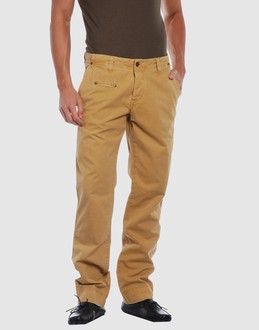 Twill - Belt loops - Button closing - Five pockets - Straight leg cut - Slashed detailing - Rear logo - Studs -