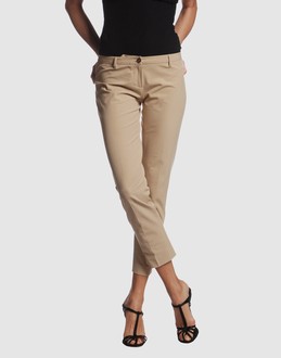 ALBERTO BIANI PANTALONI Pantaloni capri su YOOX.COM