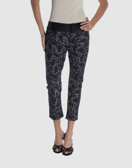 JUNYA WATANABE COMME DES GARCONS PANTALONI Pantaloni capri su YO