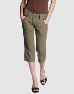 ERMANNO DAELLI  PANTALONI Pantaloni capri su YOOX.COM