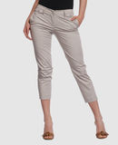 SEVENTY PANTALONI Pantaloni capri su YOOXCOM