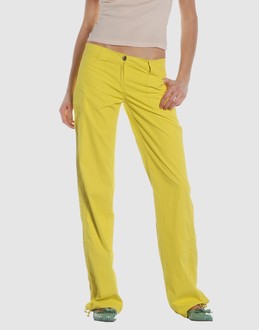 VERSACE JEANS COUTURE PANTALONI Pantaloni vita bassa su YOOX.COM