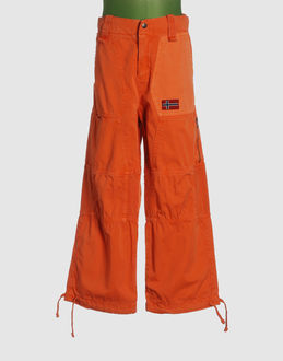 Confronta prezzi Napapijri pantaloni pantaloni su yoox.com