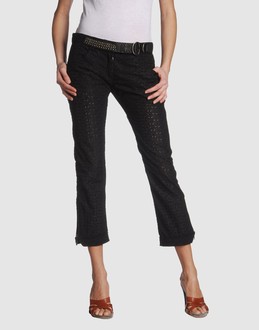 ERMANNO SCERVINO PANTALONI Pantaloni capri su YOOX.COM