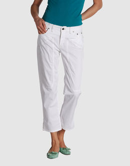 JECKERSON PANTALONI Pantaloni capri su YOOX.COM