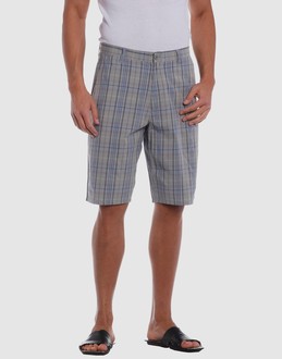STUSSY AUTHENTIC GEAR PANTALONI Bermuda su YOOX.COM