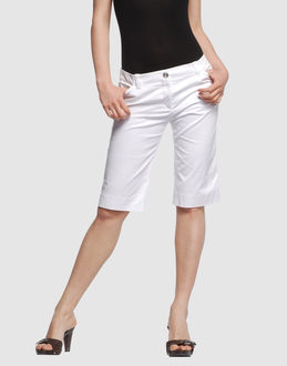 BURBERRY - PANTALONS - Bermudas - sur YOOX.COM