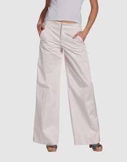 MARC BY MARC JACOBS PANTALONI Pantaloni su YOOXCOM