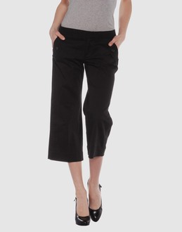 MARC BY MARC JACOBS PANTALONI Pantaloni capri su YOOX.COM