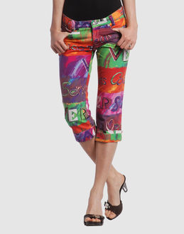 Canvas - Jacquard - Belt loops - Button, zip fly closure - Four pockets - Creased leg - Rear logo - Body -
