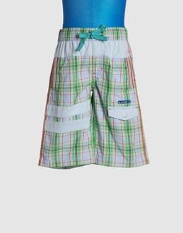 OILILY PANTALONI Bermuda su YOOX.COM