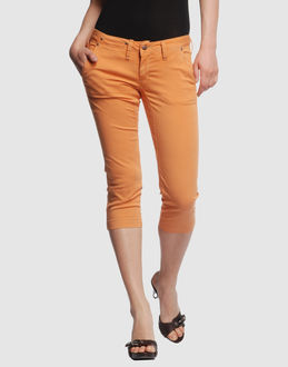 Confronta prezzi Jaggy pantaloni pantaloni capri su yoox.com