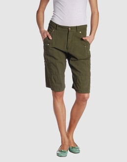 Confronta prezzi Pinko pantaloni bermuda su yoox.com