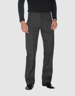 Web market place, le comparateur de prix du web: Moschino Jeans   Pantalons classiques