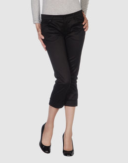 Confronta prezzi Prada pantaloni pantaloni capri su yoox.com