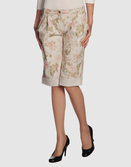 Confronta prezzi D&g pantaloni bermuda su yoox.com