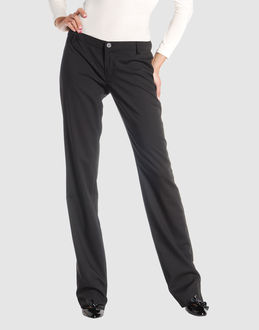 Web market place, le comparateur de prix du web: Versace Jeans Couture   Pantalons clas ...