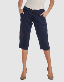 Guess :  - PANTALONS - Bermudas