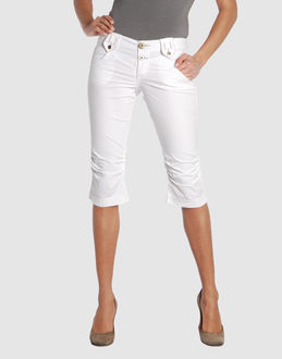 Guess Jeans :  - PANTALONS - Pantalons corsaires
