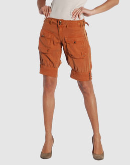 Guess : - PANTALONS - Bermudas