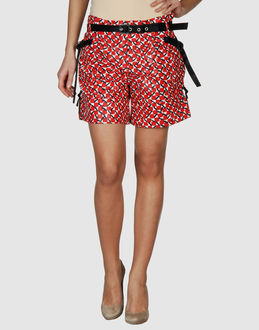   - pantalons - shorts - sur yoox.com