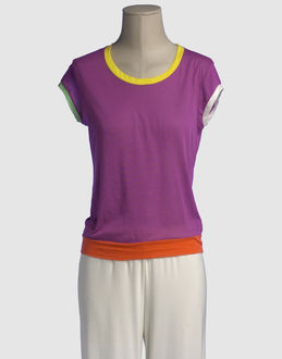 SCAGLIONE - TOPS - T-shirts manches courtes sur YOOX.COM