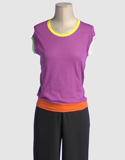 SCAGLIONE - TOPS - T-shirts manches courtes sur YOOX.COM
