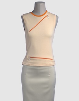 MAGGIE - TOPS - T-shirts sans manches sur YOOX.COM