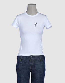 FREE SPIRIT - TOPS - T-shirts manches courtes sur YOOX.COM