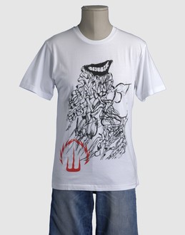 SURFACE TO AIR - TOPS - T-shirts manches courtes sur YOOX.COM