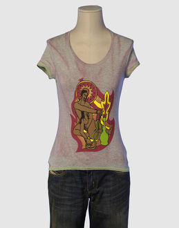 VOYAGE - TOPS - T-shirts manches courtes sur YOOX.COM