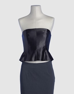 FRANK USHER - TOPS - Tops sur YOOX.COM