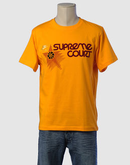 NIKE - TOPS - T-shirts manches courtes sur YOOX.COM