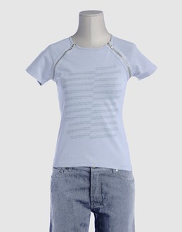 DKNY JEANS - TOPS - T-shirts manches courtes - SUR YOOX.COM