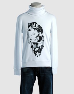 XAVIER DELCOUR - TOPS - T-shirts manches longues sur YOOX.COM