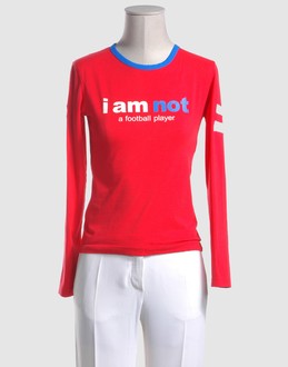 I AM NOT A FOOTBALL PLAYER - TOPS - T-shirts manches longues sur YOOX.COM