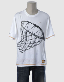 NIKE - TOPS - T-shirts manches courtes sur YOOX.COM