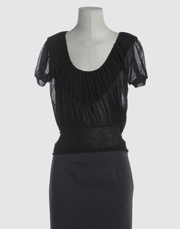 FUZZI - TOPS - T-shirts manches courtes sur YOOX.COM