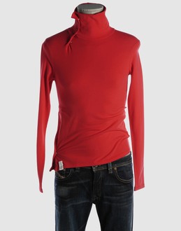 LO not EQUAL - TOPS - T-shirts manches longues sur YOOX.COM