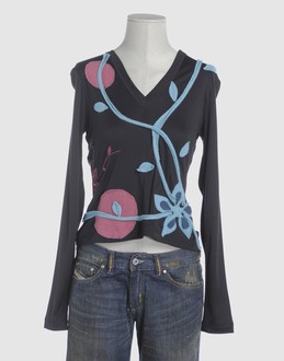 ANDREATURCHI - TOPS - T-shirts manches longues sur YOOX.COM