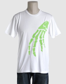SURFACE TO AIR - TOPS - T-shirts manches courtes sur YOOX.COM