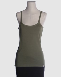 Confronta prezzi Carhartt topwear tops su yoox.com