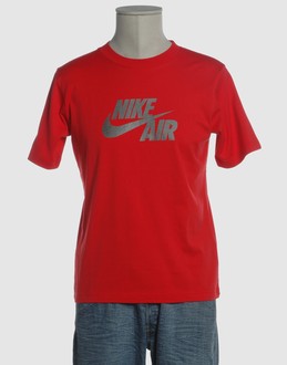 NIKE - TOPS - T-shirts manches courtes - sur YOOX.COM