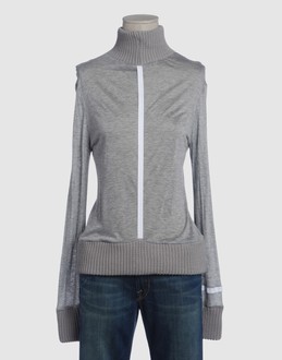 IO - レディース - トップス - 長袖 カットソー on YOOX.COM