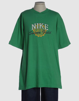 NIKE - TOPS - T-shirts manches courtes - sur YOOX.COM