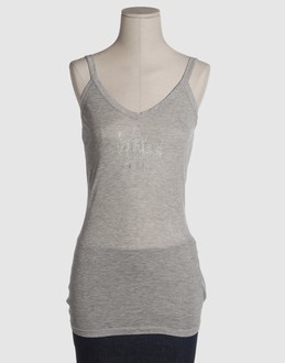 Confronta prezzi Loops topwear tops su yoox.com