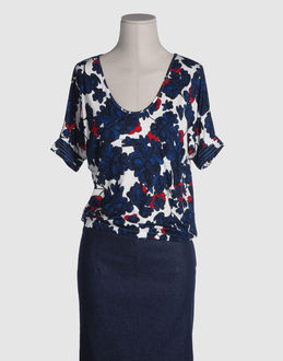 MOSCHINO JEANS - Women - TOPS & TEES - Short sleeve t-shirts on YOOX.COM