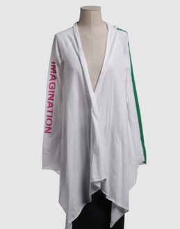 Confronta prezzi Emerge topwear t-shirt maniche lunghe su yoox.com