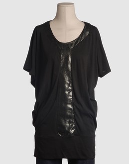 SURFACE TO AIR TOPWEAR T-shirt maniche corte su YOOX.COM